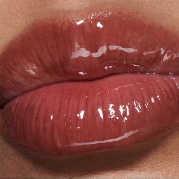 💋 AESTHETIC a MAC LIPGLASS AIR NON-STICKY GLOSS. RETAIL $25.**NEW IN THE BOX. - Picture 1 of 9